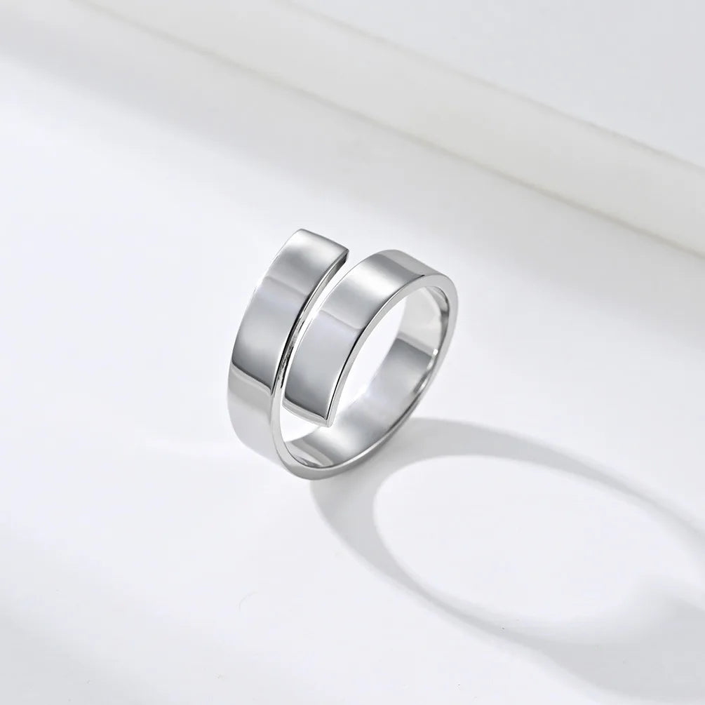 Minimalistyczny, polerowany na wysoki połysk, regulowany pierścień ze stali nierdzewnej o średnicy 3 mm w kształcie grzmotu