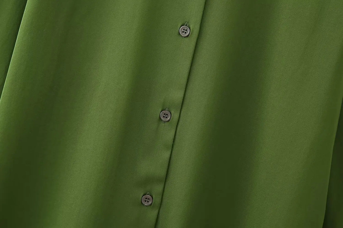 Camisa larga de satén verde 