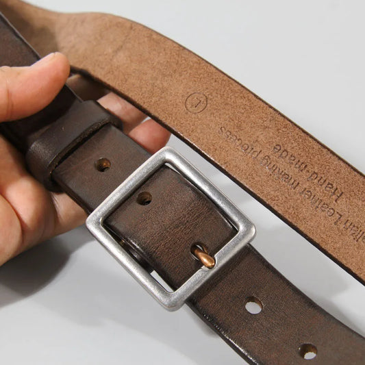 Cinturón de cuero hecho a mano de alta calidad para mujer.