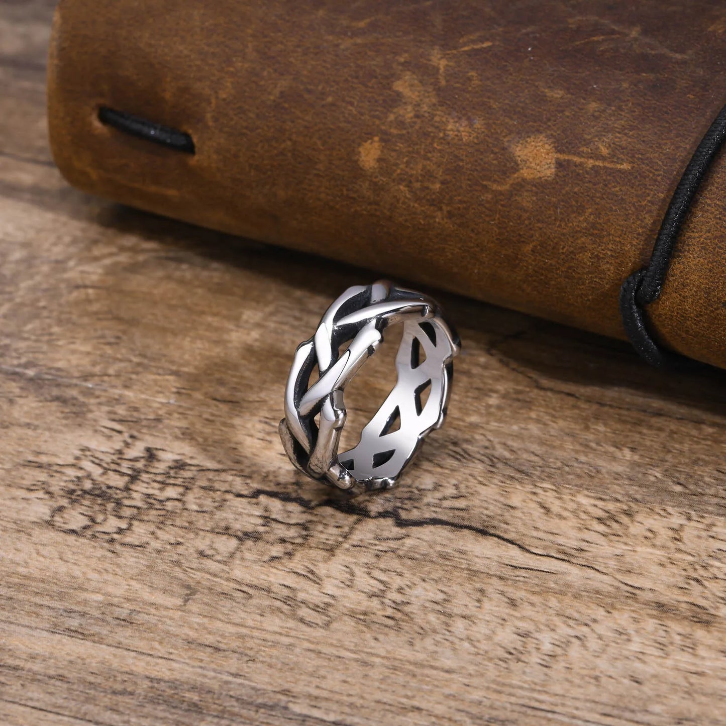 Men's Twisted Chain Ring